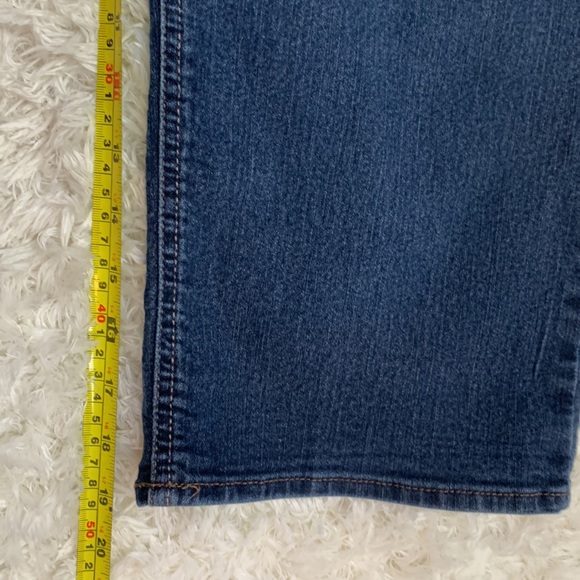 Riders by Lee Denim Midrise Capri - Picture 11 of 14